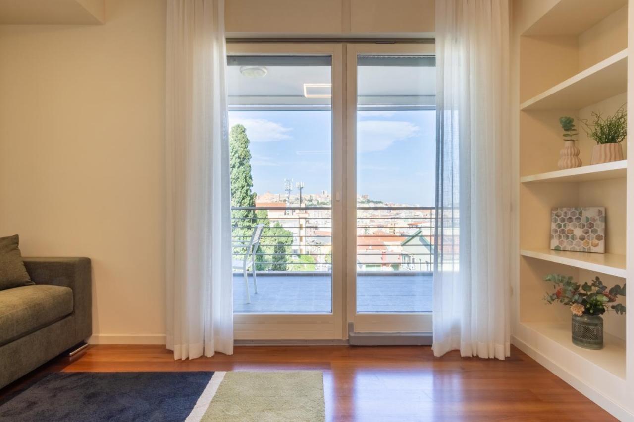 Terrazza61 - Appartamento Con Vista Spettacolare Sulla Citta Di カリアリ エクステリア 写真